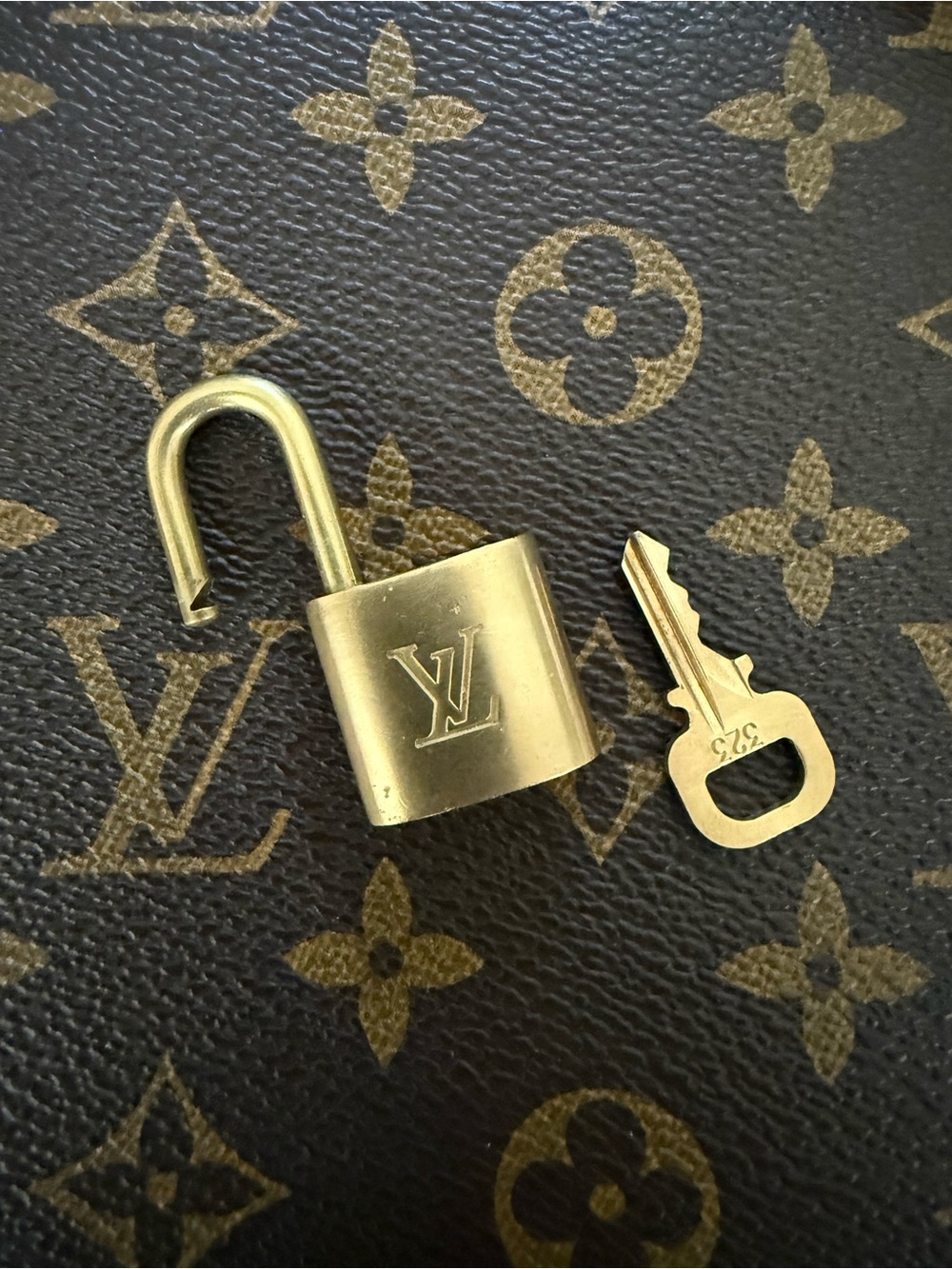 Louis Vuitton Gold Tone Lock And Key #323